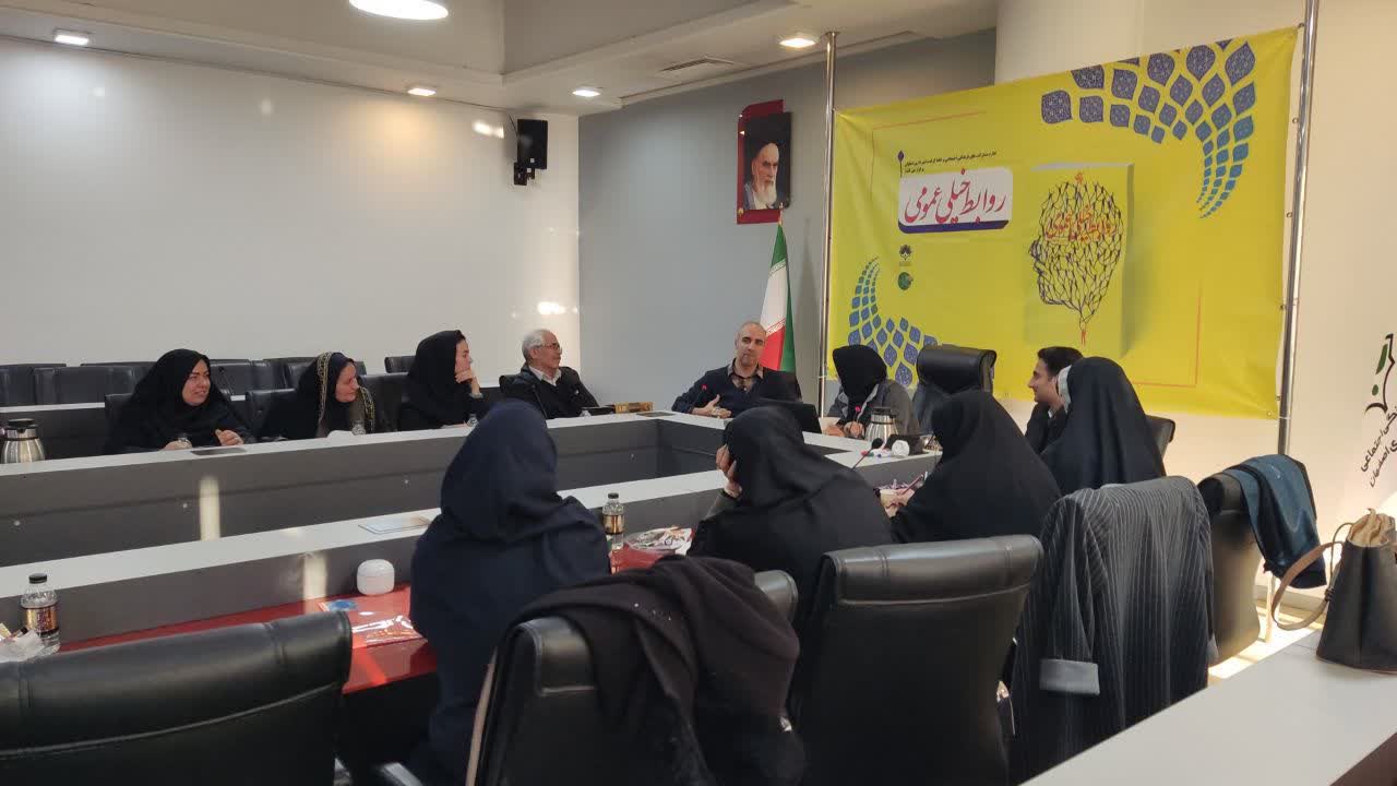 حضور روابط عمومی خیریه در نشست کتابخوانی